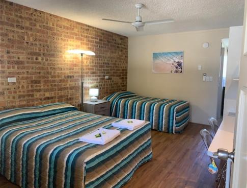 Golden Beach Motor Inn, Калаундра Экстерьер фото