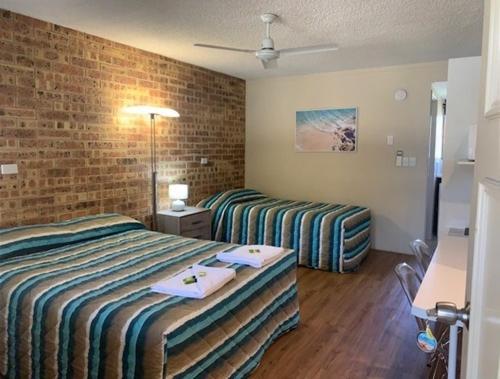 Golden Beach Motor Inn, Калаундра Экстерьер фото